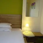 Guest Rooms Kom